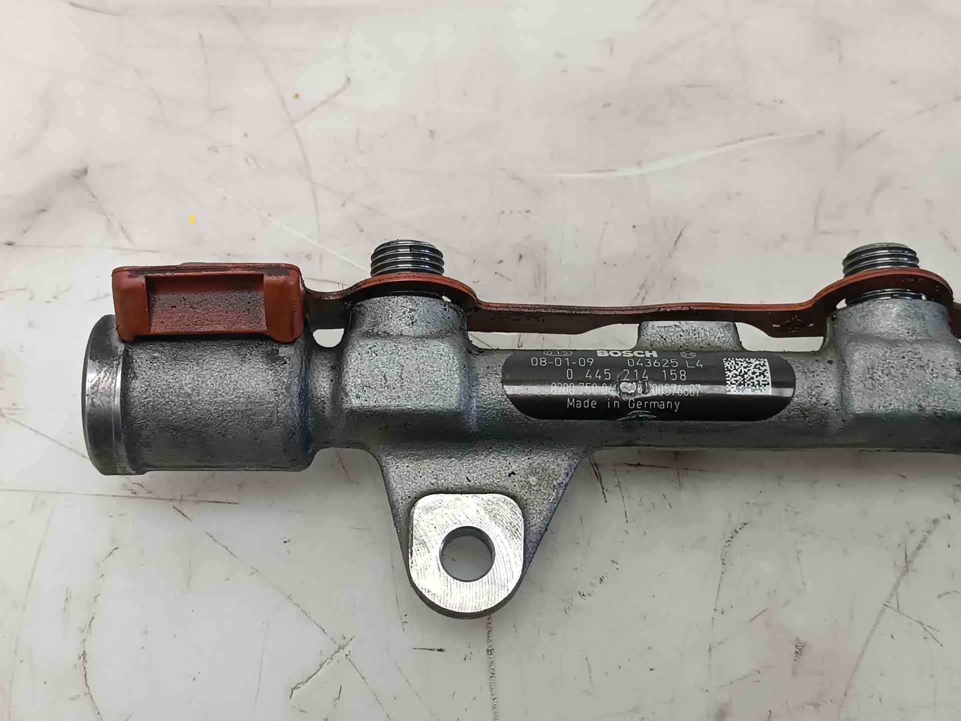 DODGE Fuel Rail 8200750048 25915294