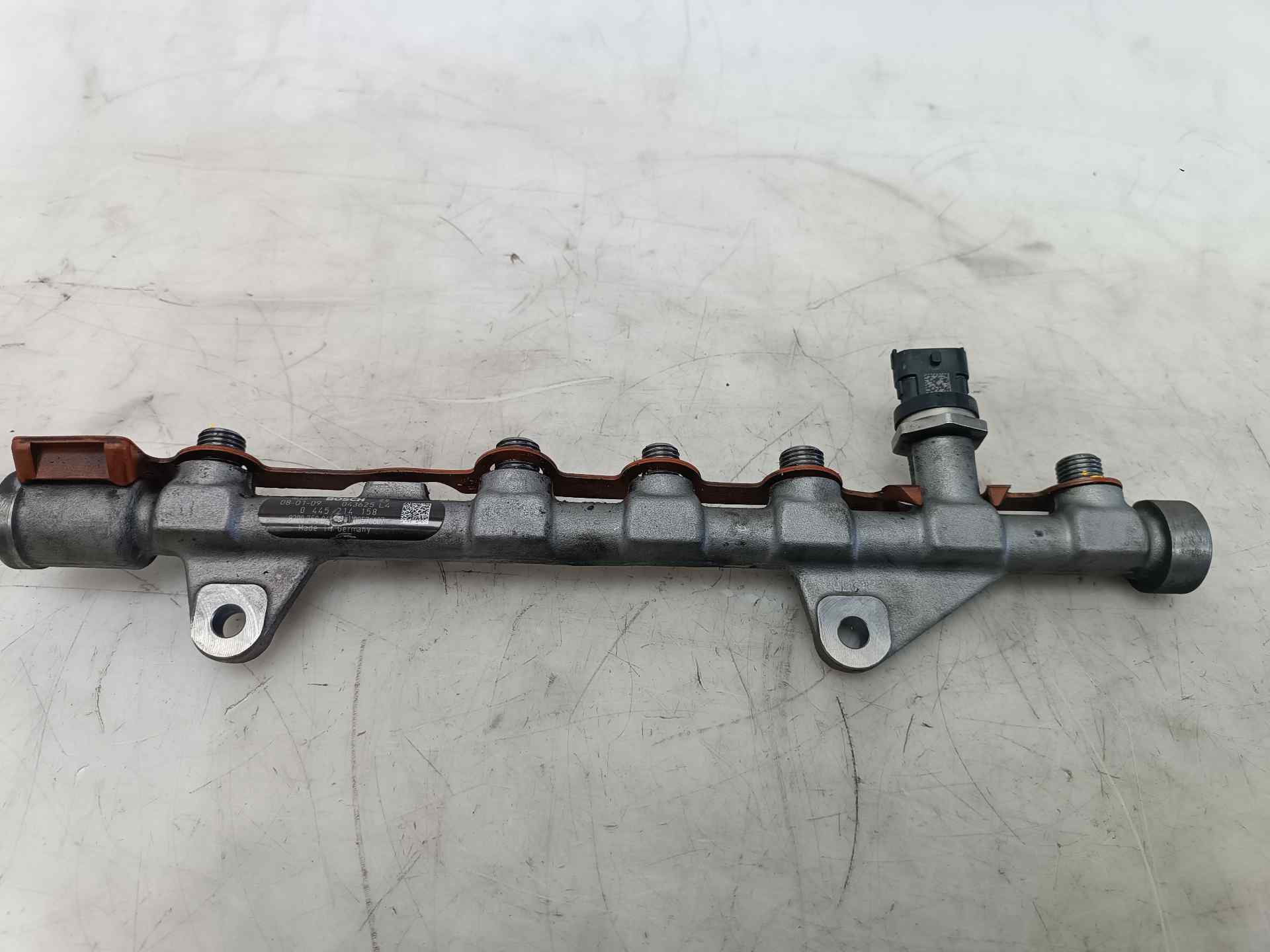 DODGE Fuel Rail 8200750048 25915294