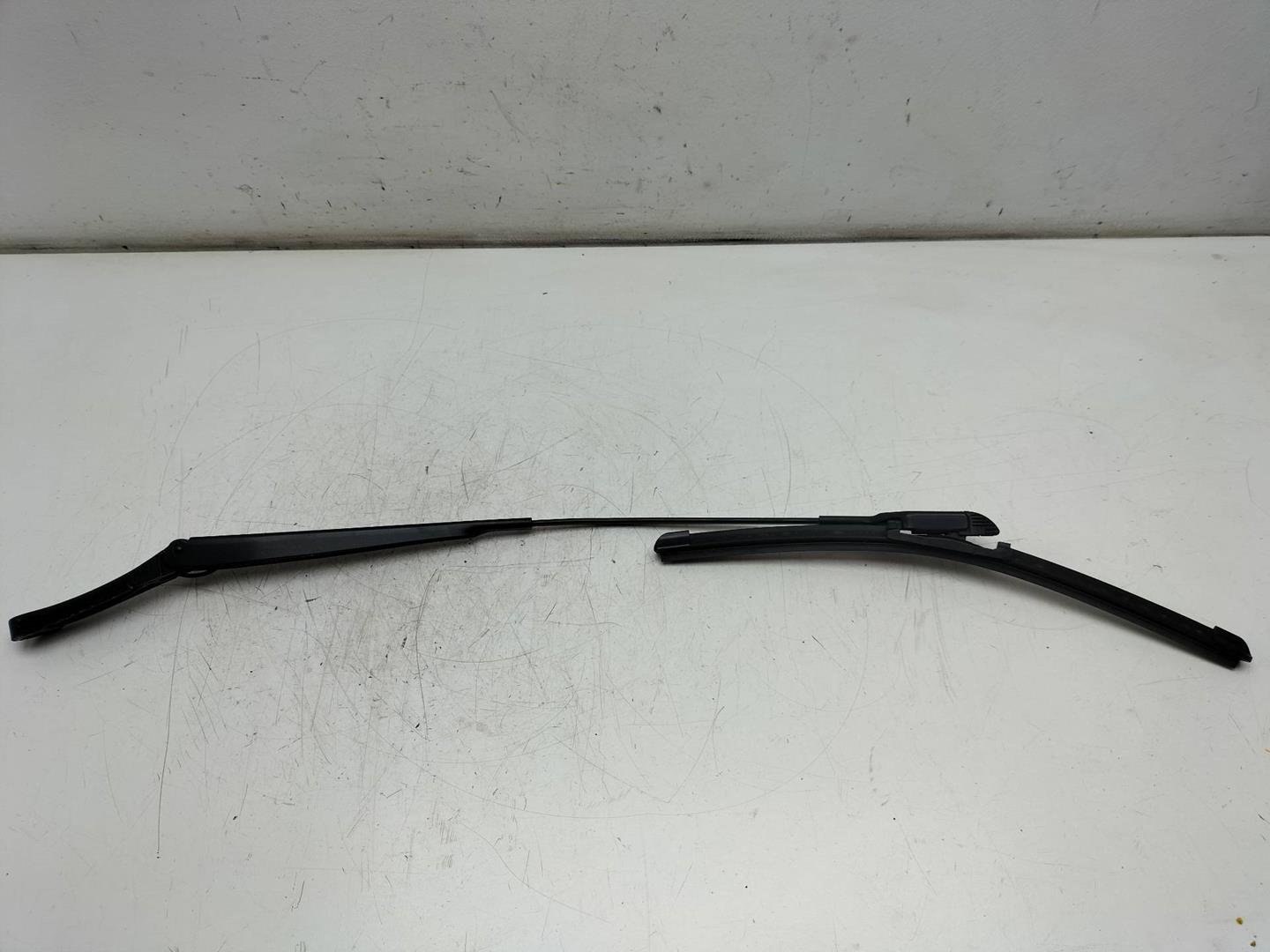 SEAT Cordoba 2 generation (1999-2009) Front Wiper Arms 6J1955410 19382501