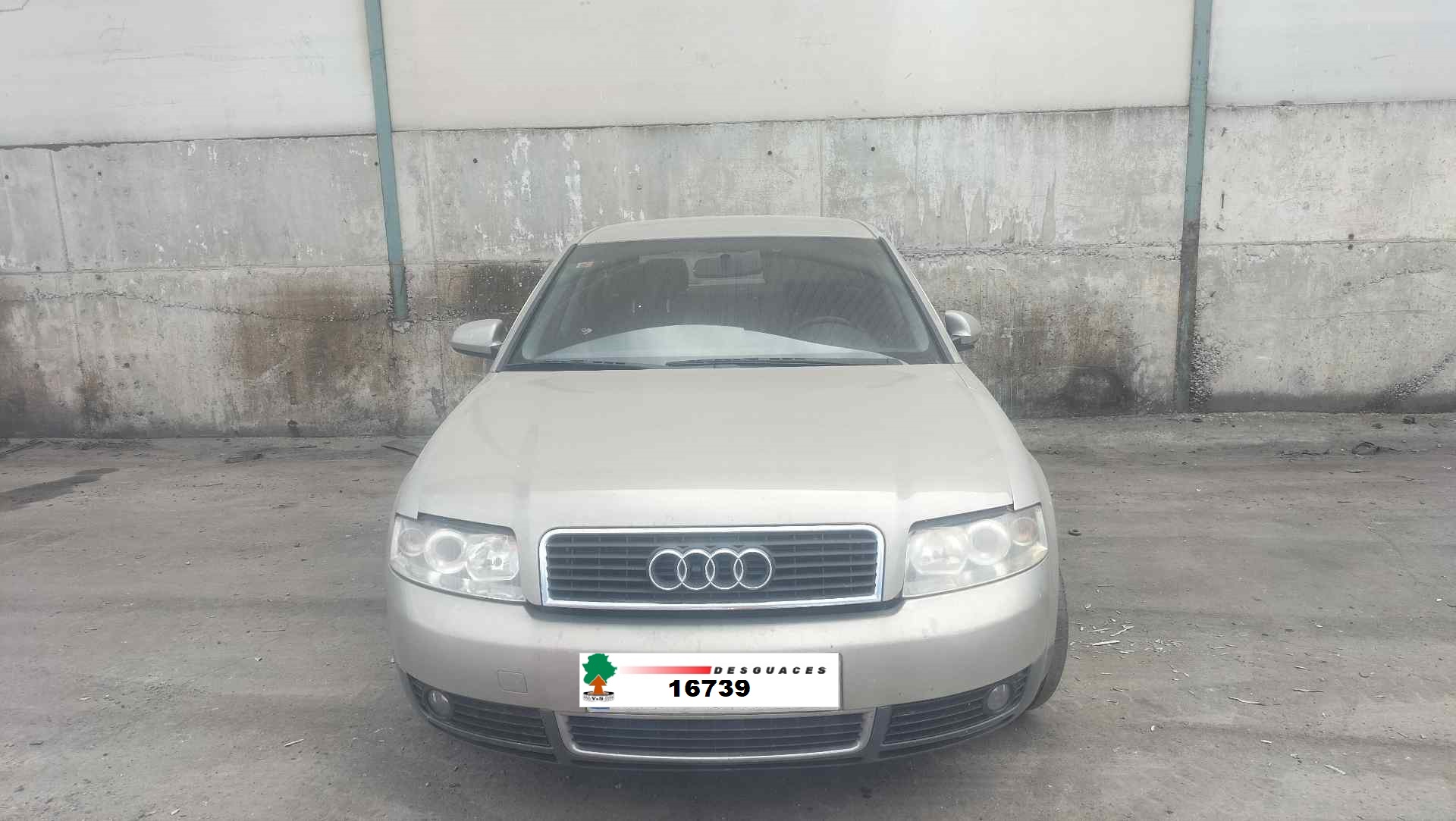 SUZUKI A4 B6/8E (2000-2005) Правий сонцезахисний козирок 8E0857852A,8E0857852A,8E0857552 24592114