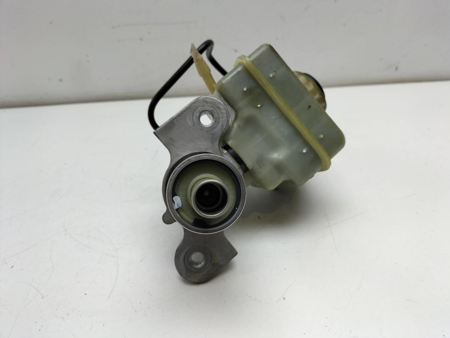 FORD 5 Series E60/E61 (2003-2010) Bremsecylinder 7172, 2923 19032172