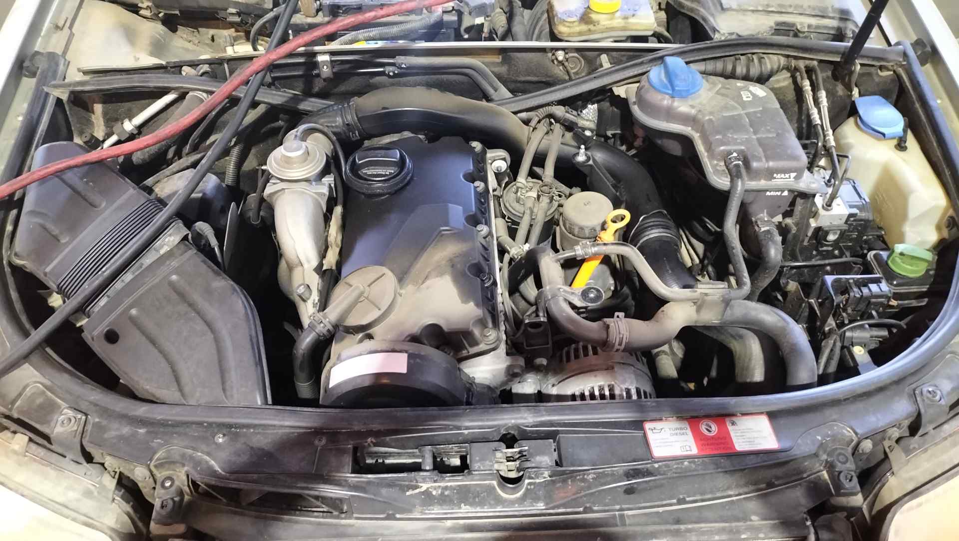 SUZUKI A4 B6/8E (2000-2005) Правий сонцезахисний козирок 8E0857852A,8E0857852A,8E0857552 24592114