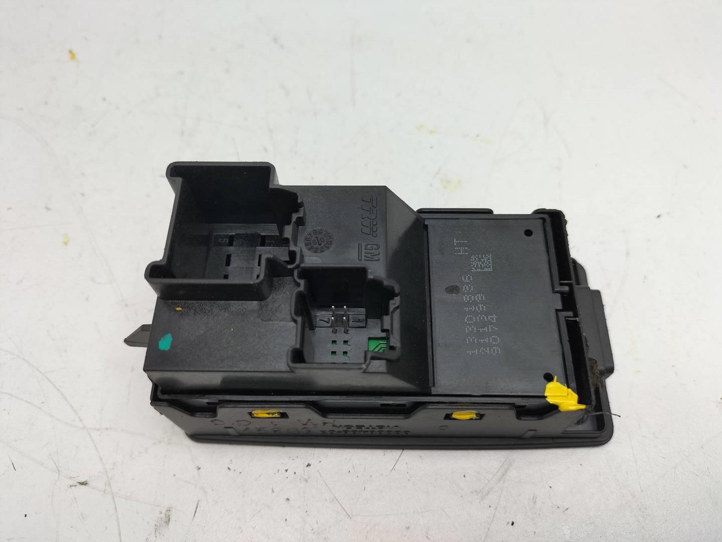 MERCEDES-BENZ Insignia A (2008-2016) Front Right Door Window Switch 13301886,211399,9074 19208301