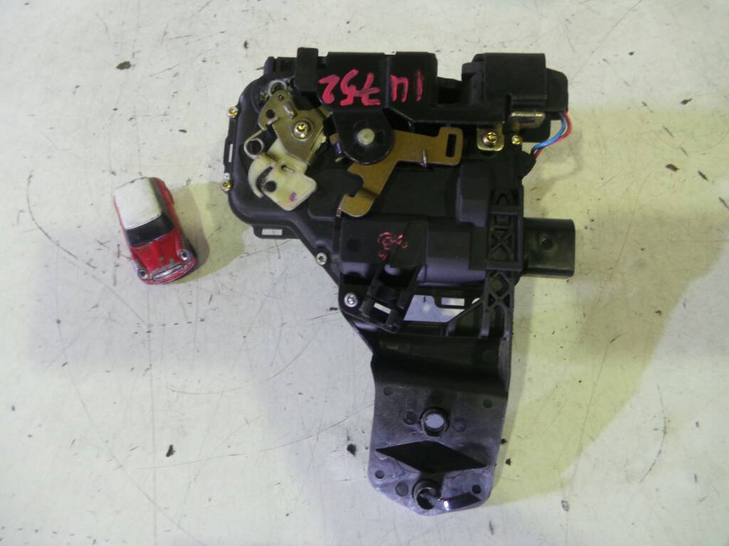 VOLKSWAGEN Passat B5 (1996-2005) Front Right Door Lock 8PINES 18997509