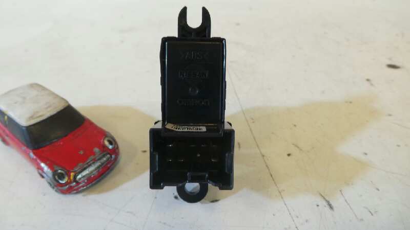 NISSAN Primera P12 (2001-2008) Front Right Door Window Switch 25411AV600, 7PINES 19127101