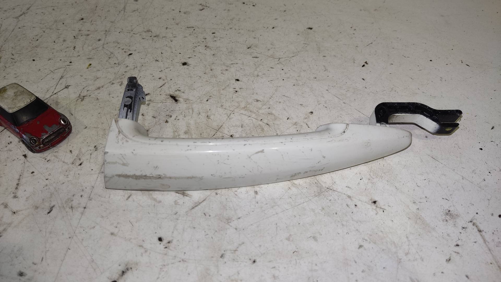 BMW 1 Series E81/E82/E87/E88 (2004-2013) Front Left Door Exterior Handle 19180347