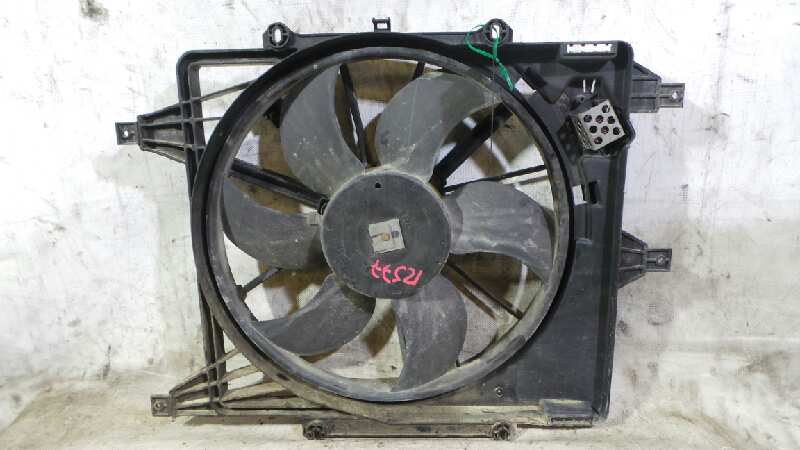 RENAULT Kangoo 1 generation (1998-2009) Difuzorový ventilátor 8200103801, 8200103801, 5020233 18906255