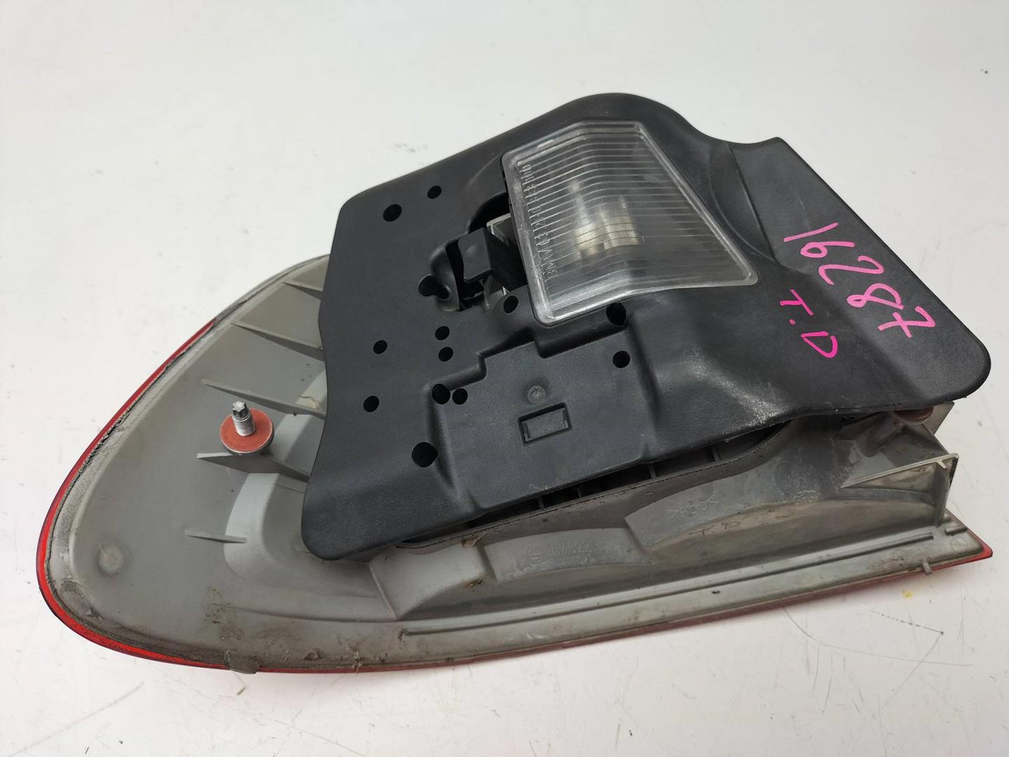 MERCEDES-BENZ 3 Series E46 (1997-2006) Rear Right Taillight Lamp 8383826 20616921