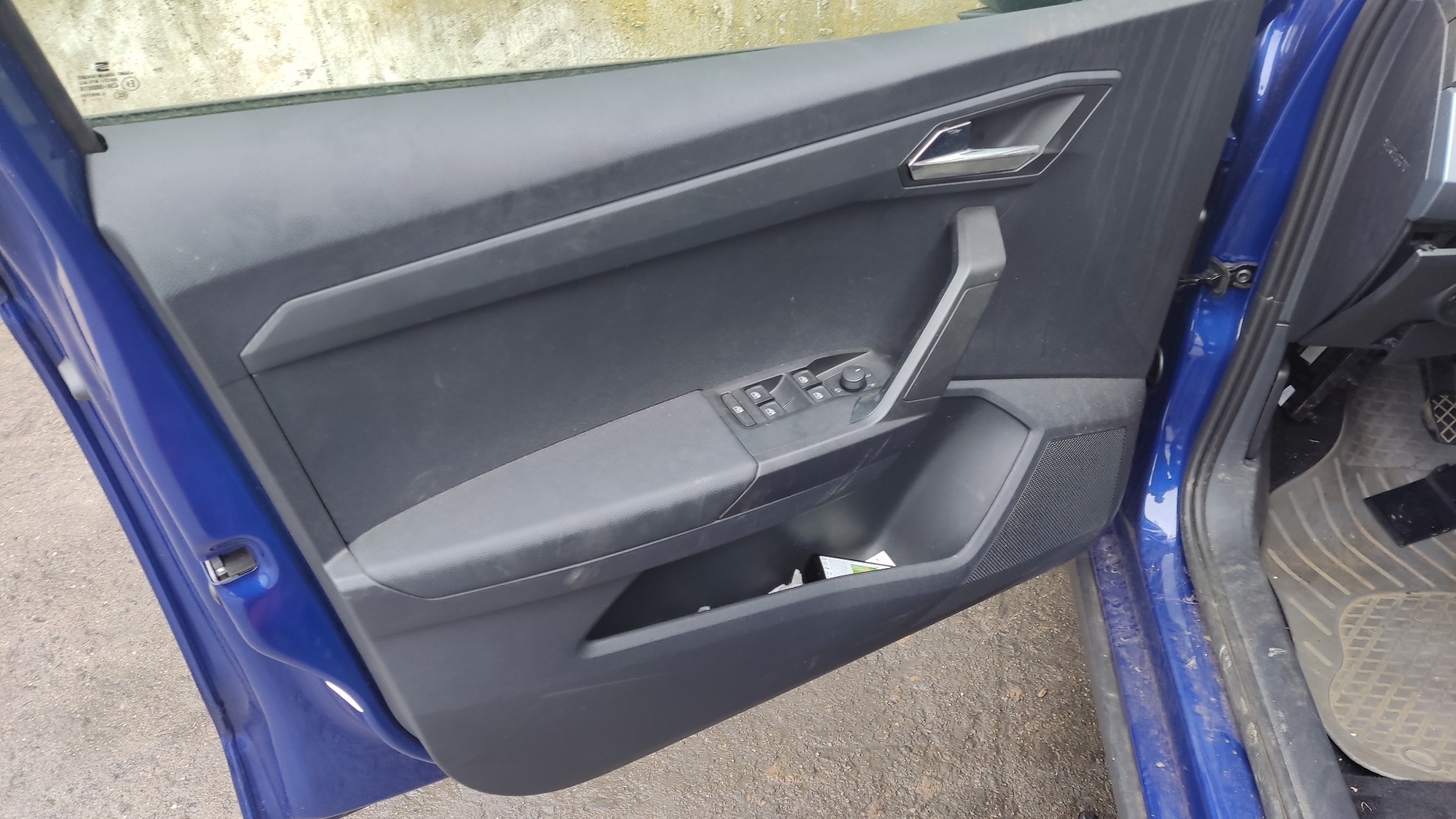 SEAT Arona 1 generation (2017-2024) Rear left door window lifter 5Q0959407D, 6F0839461C, 0130822695 19203162