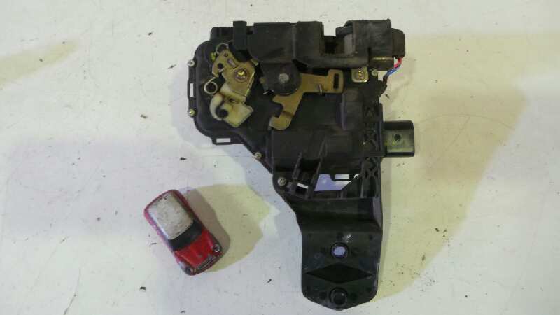 VOLKSWAGEN Passat Variant 1 generation (2010-2024) Front Right Door Lock 8PINES 19138376