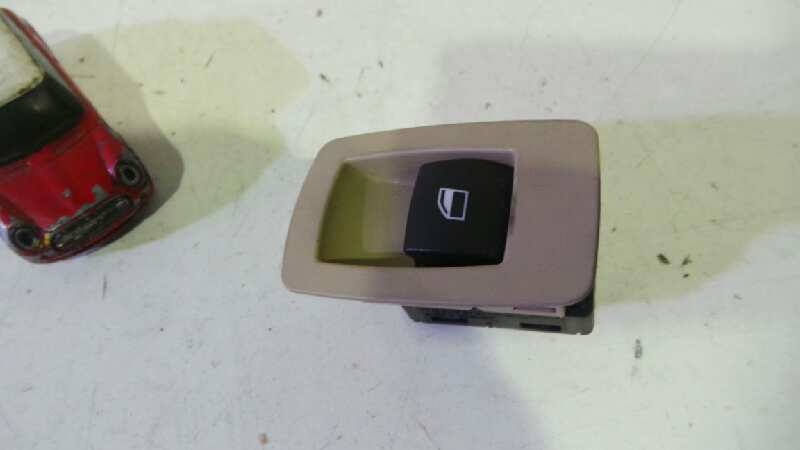 BMW 3 Series E90/E91/E92/E93 (2004-2013) Rear Right Door Window Control Switch 6935534, 159798000257C, 3PINES 19129414