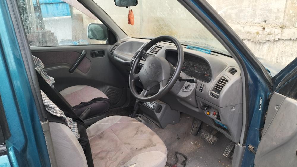 NISSAN Terrano 2 generation (1993-2006) Другие внутренние детали 8067090J00 27625678