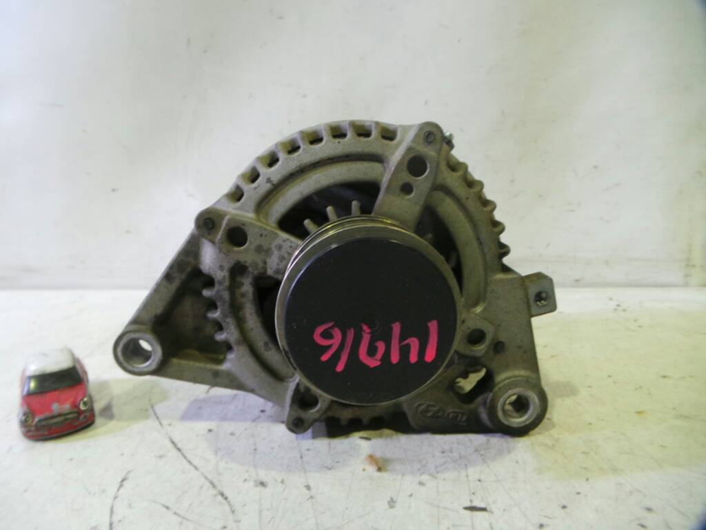 KIA Sportage 3 generation (2010-2015) Alternator 373002A700 19008423