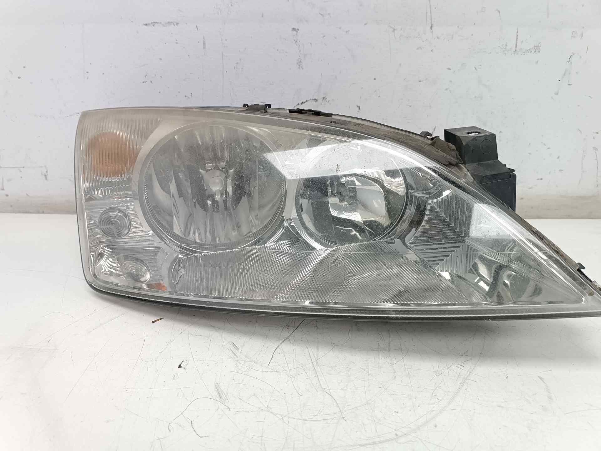 FORD Mondeo 3 generation (2000-2007) Front Right Headlight 0301174202, 0301174202, 824 24583542