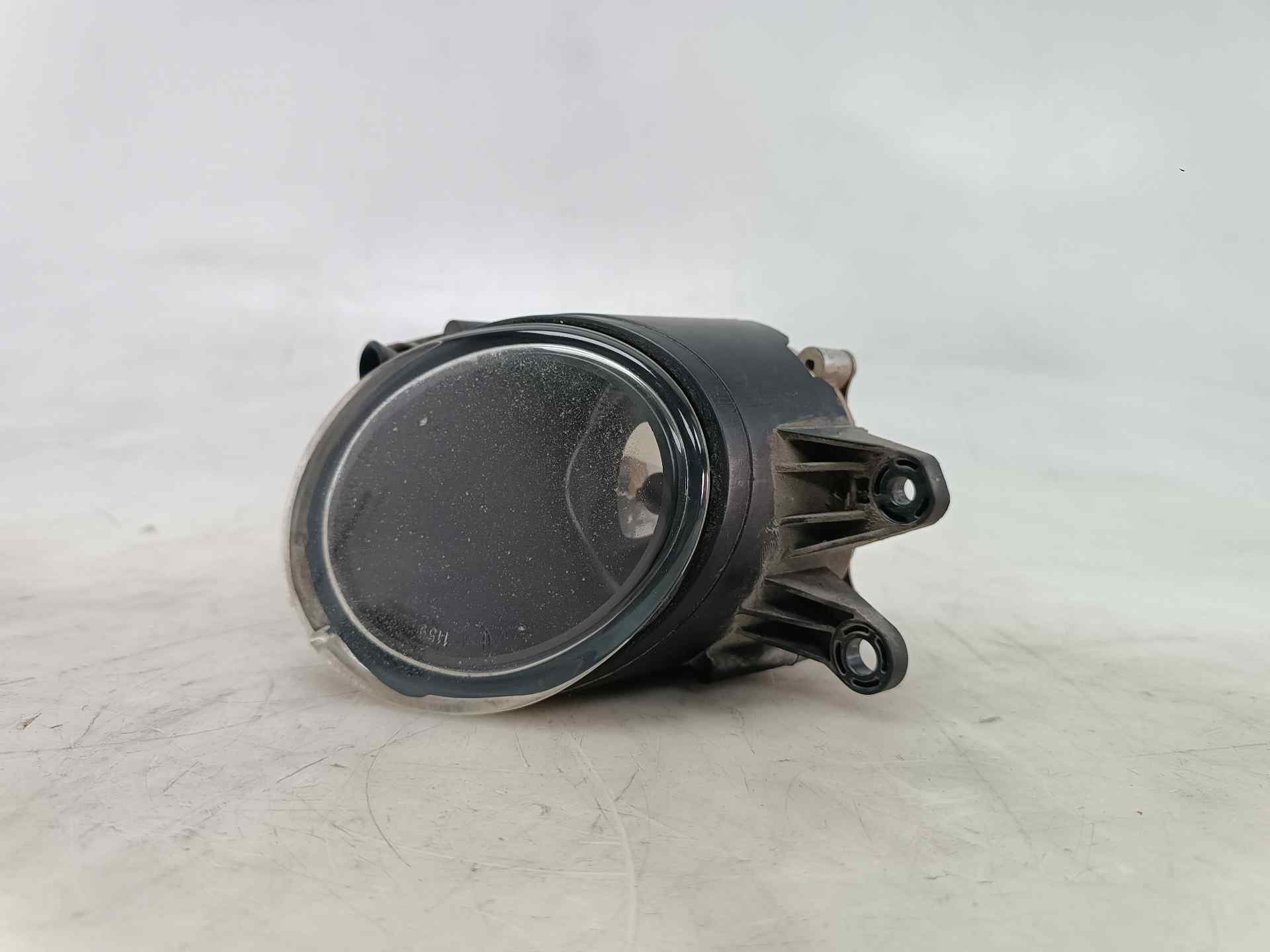 SUZUKI A4 B6/8E (2000-2005) Front Right Fog Light 8E0941700B,8E0941700B,0305063004 24592117