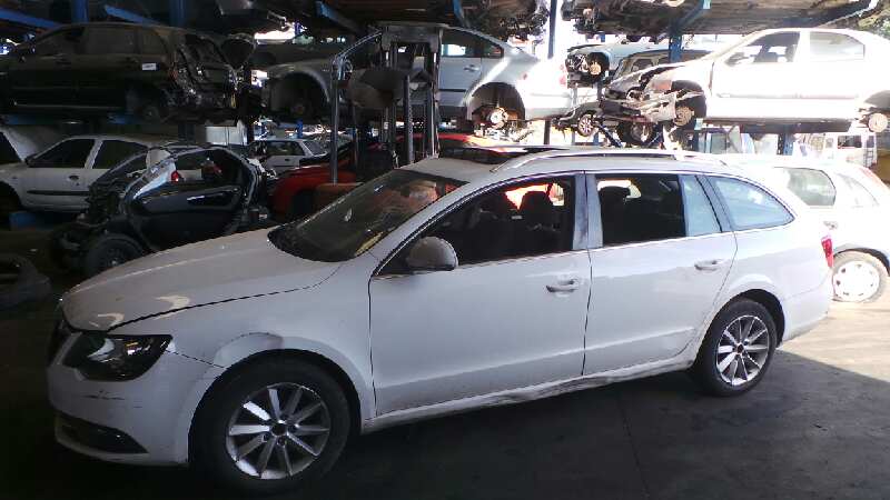 SKODA Superb 2 generation (2008-2015) Рычаг задний правый 5Q0505323C 24579223