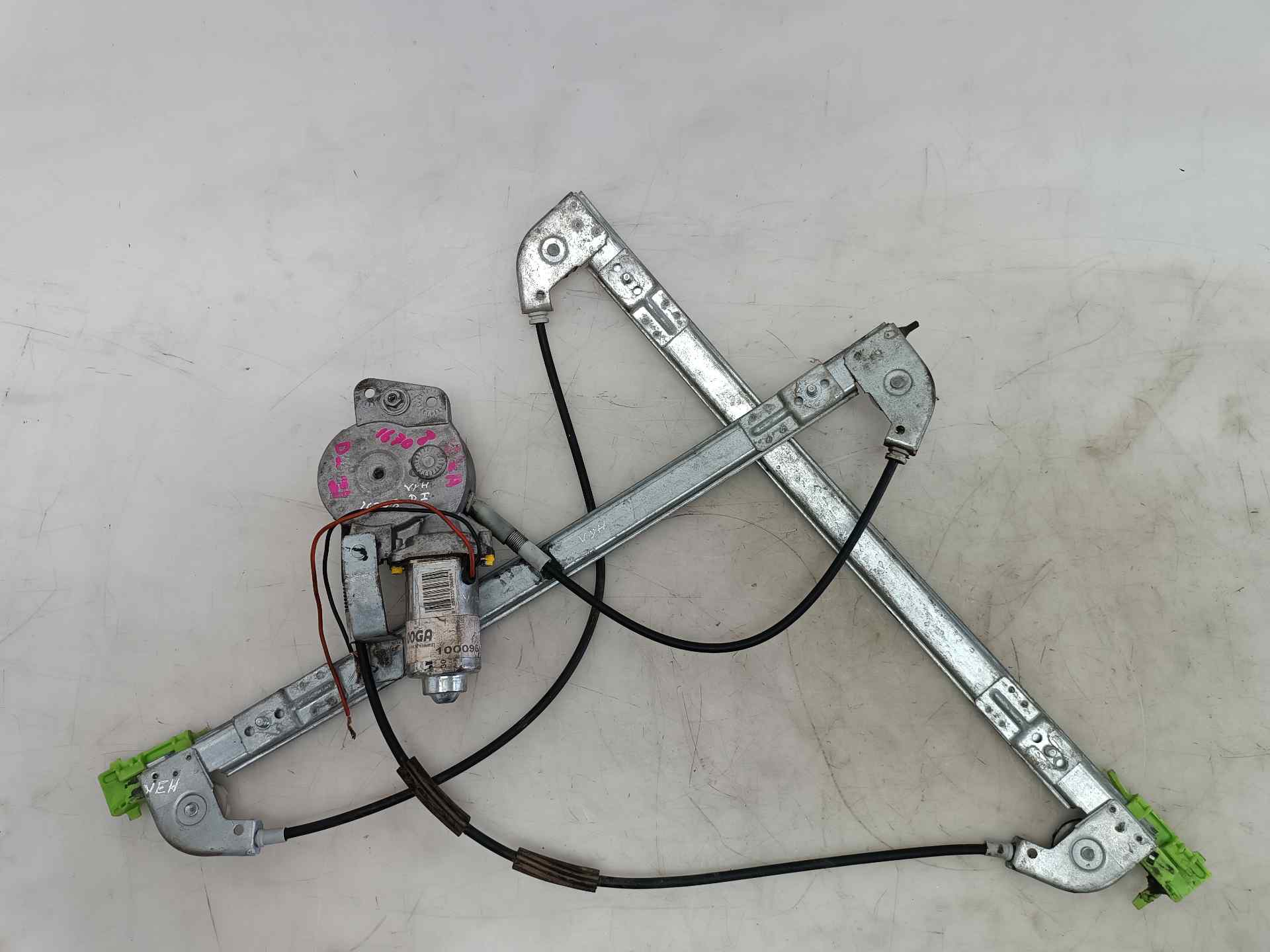 RENAULT Forreste venstre dør vinduesregulator 8196037,8196037 25915085