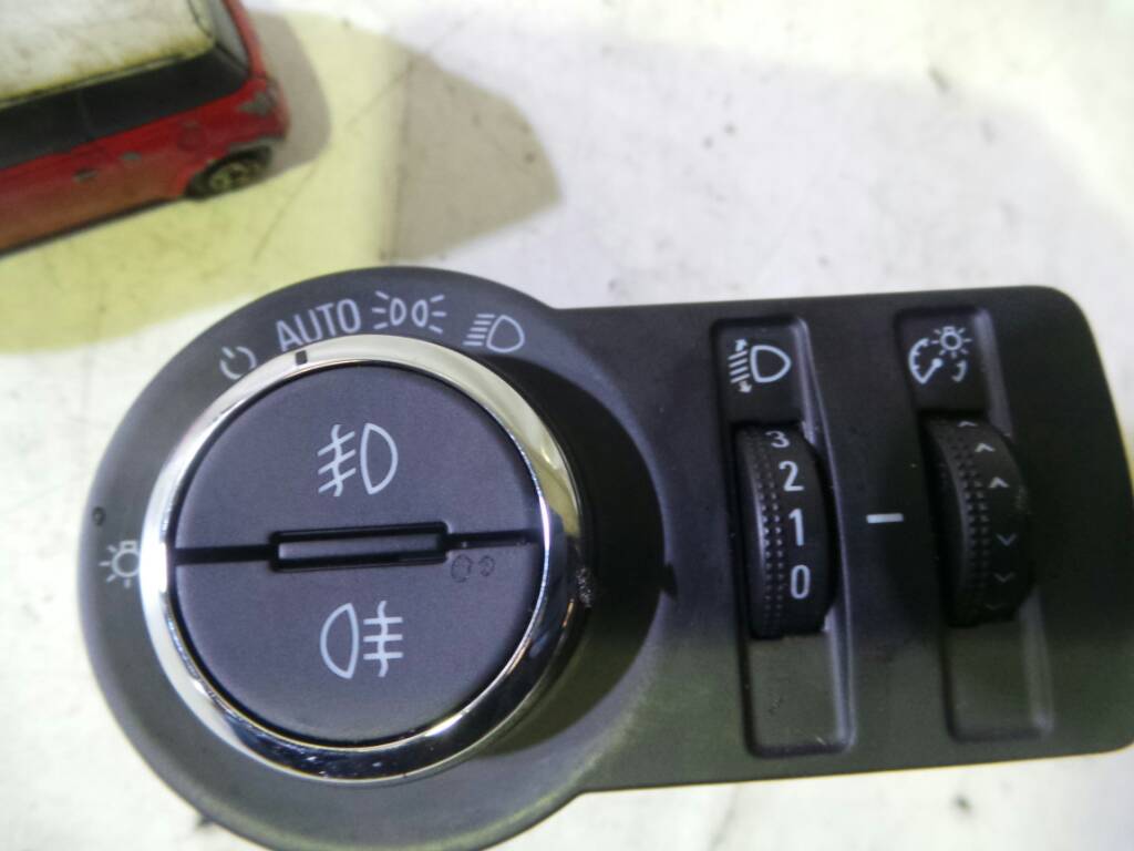 OPEL Astra J (2009-2020) Headlight Switch Control Unit 13268702, 251507, 9PINES 18990943