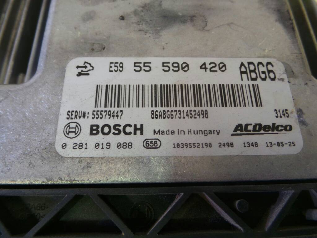 OPEL Insignia A (2008-2016) Engine Control Unit ECU 55590420,0281019088 19012713