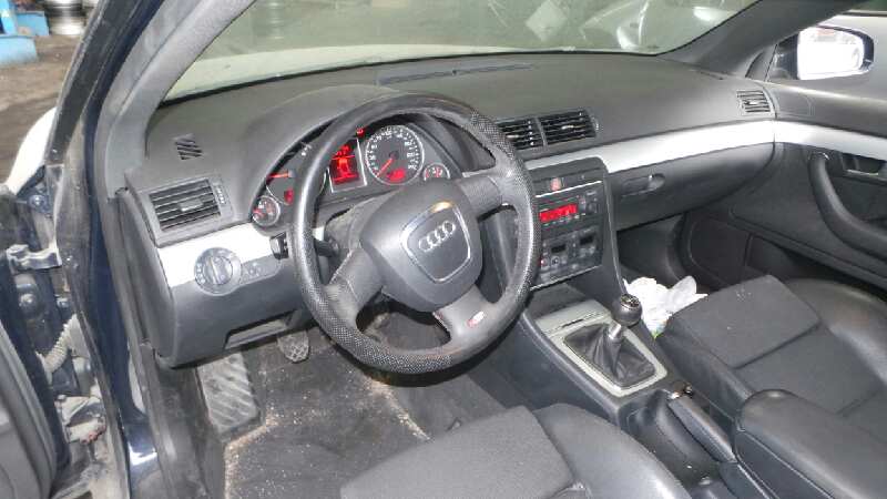 AUDI A4 B6/8E (2000-2005) Головка рычага КПП 8E0711025 19091063