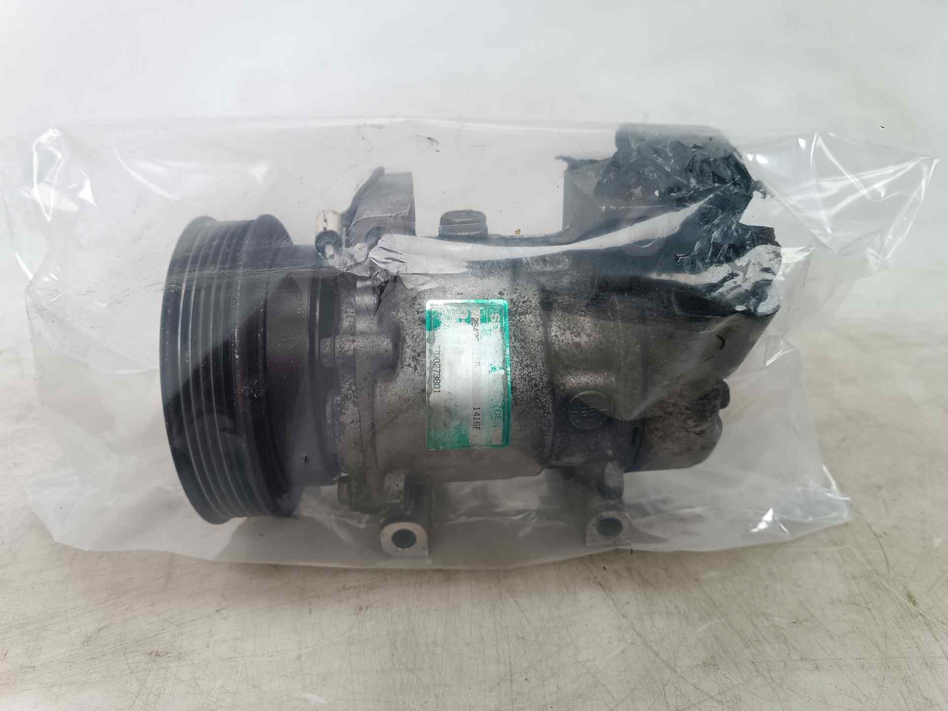 RENAULT Clio 1 generation (1990-1998) Pompe de climatisation 7700273801 25915015