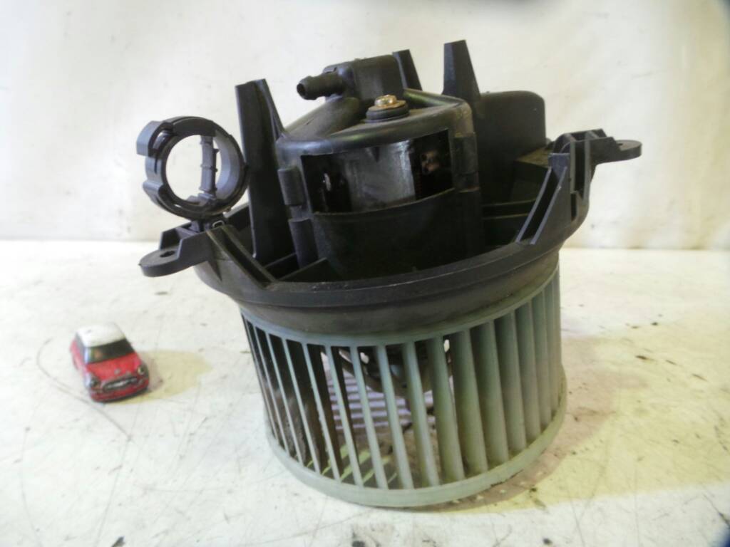 VOLKSWAGEN Xsara 1 generation (1997-2004) Heater Blower Fan 740471233F, BEHR, 6441N0 19105332