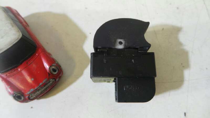 AUDI A2 8Z (1999-2005) Front Right Door Window Switch 4PINES 19109895