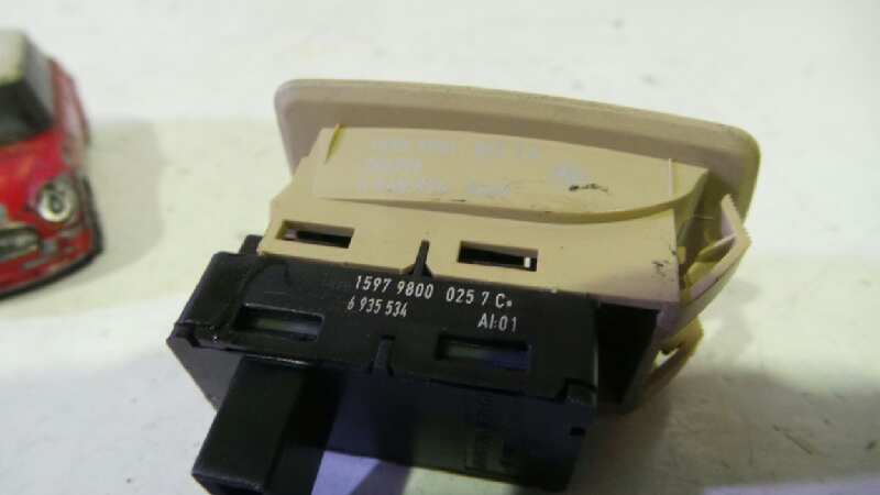 BMW 3 Series E90/E91/E92/E93 (2004-2013) Rear Right Door Window Control Switch 6935534, 159798000257C, 3PINES 19129414