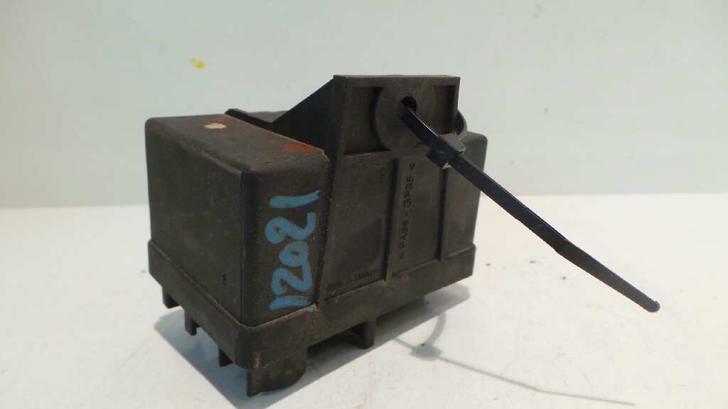 SUZUKI Samurai SJ20 (1981-1998) Relays 0281003005,0281003005 18848652