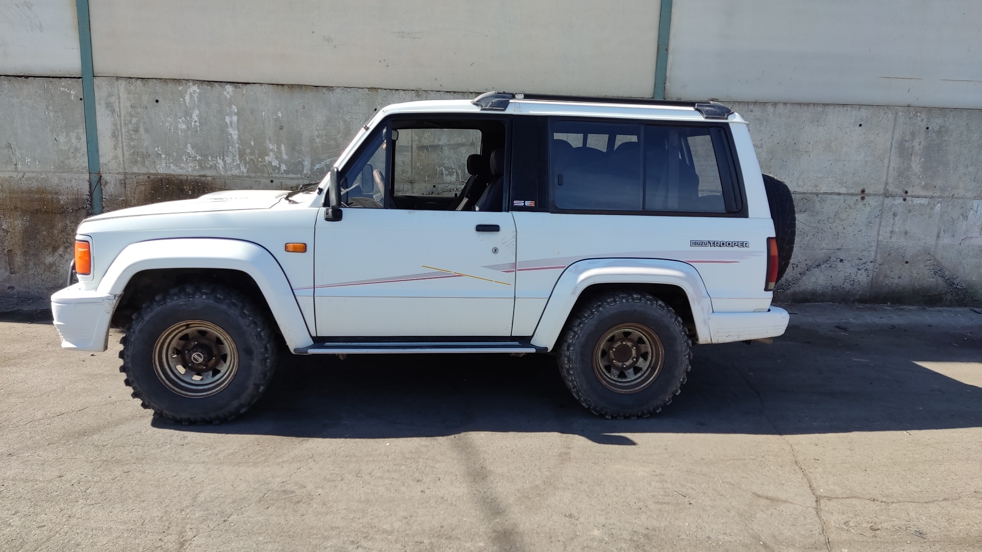 ISUZU Trooper Priekšējo kreiso durvju slēdzene SINCIERRE 19221606