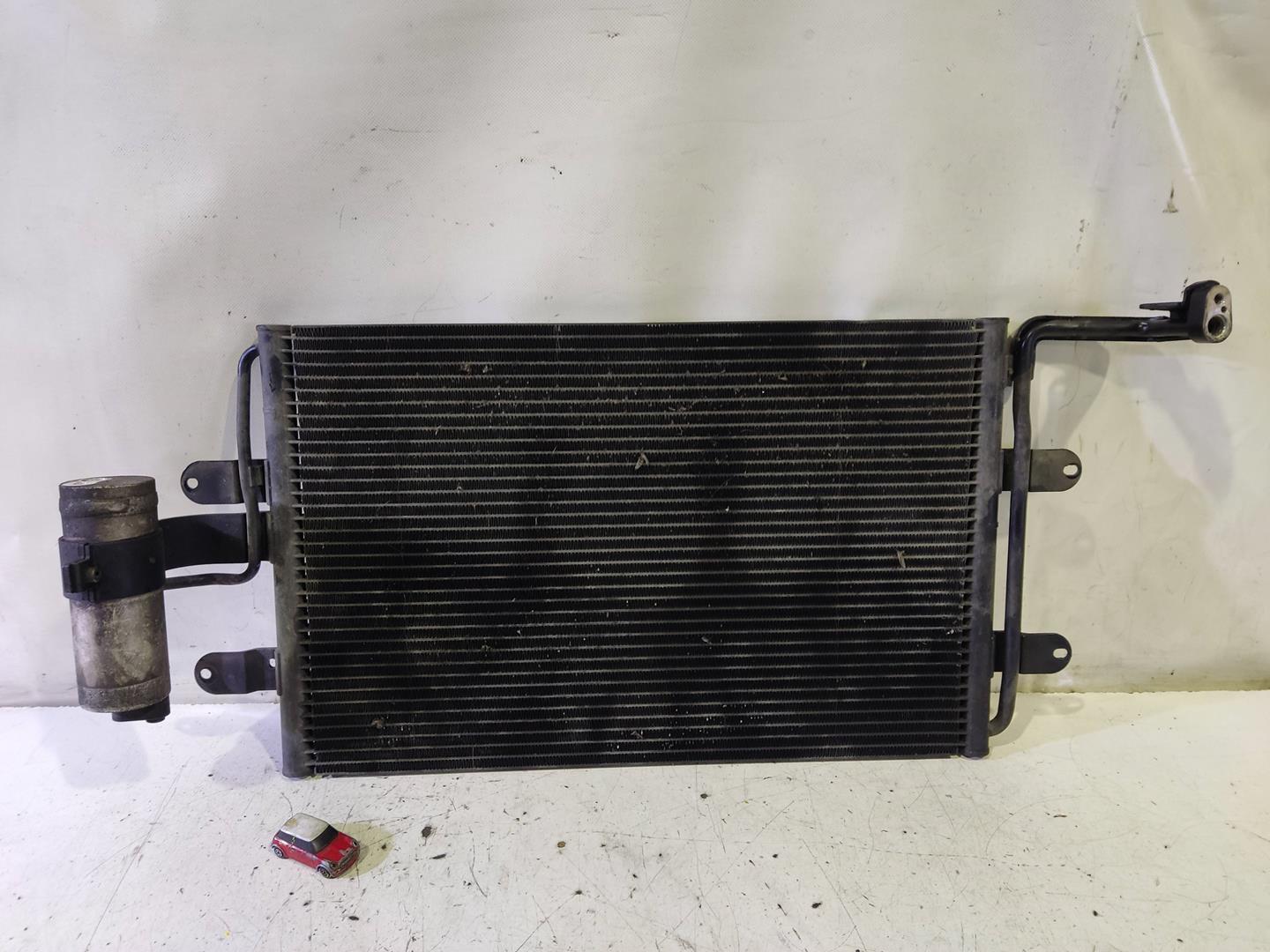 VOLKSWAGEN Bora 1 generation (1998-2005) Radiateur de climatisation 1J0820411D 19159745