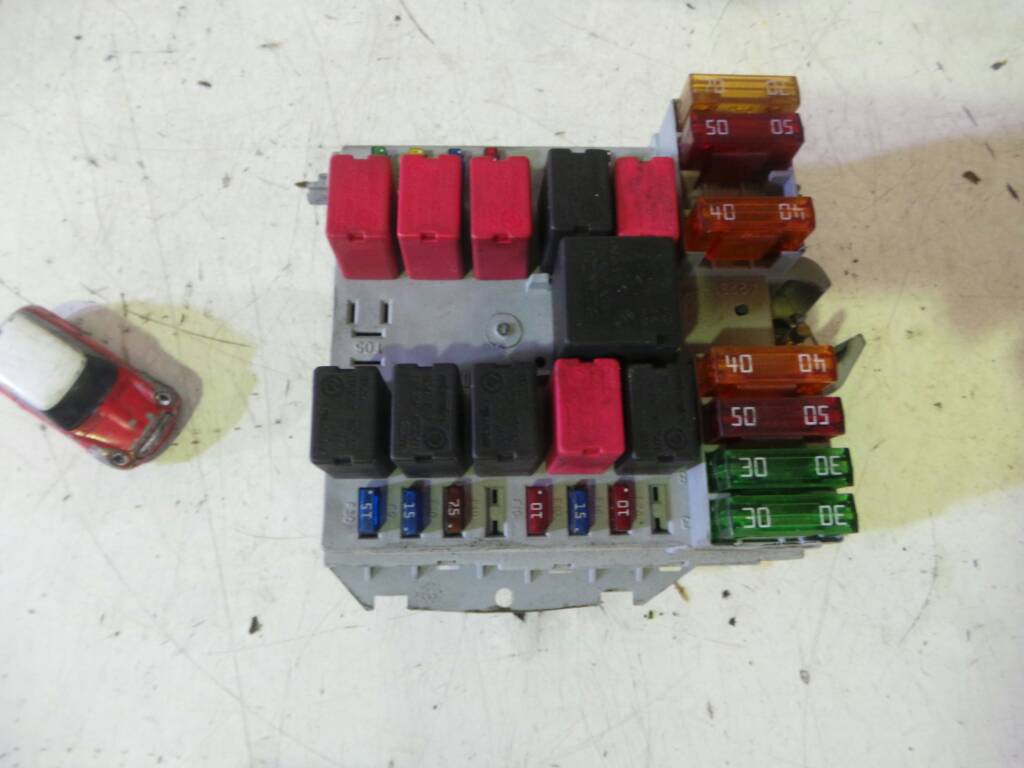 LAMBORGHINI Jumper 3 generation (2006-2024) Fuse Box 1332043080, 133204308057657 19146858