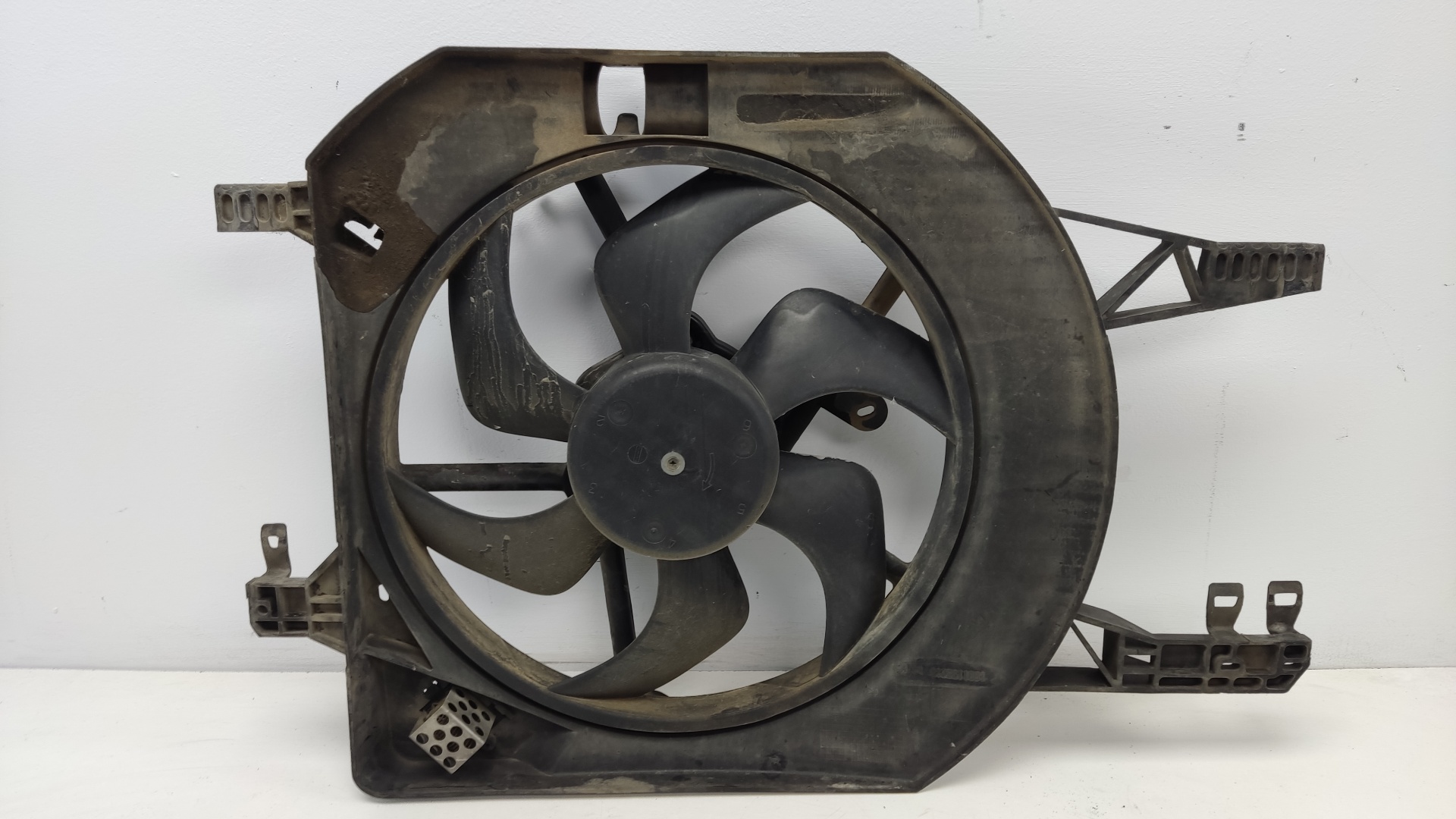 RENAULT Diffuser Fan 1831199016 24582533