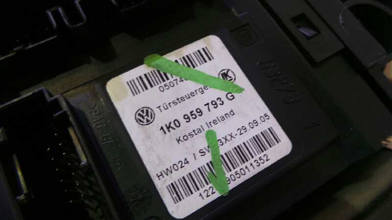 VOLKSWAGEN Golf 5 generation (2003-2009) Стеклоподъемник передней левой двери 1K0959793G,1K0959701K,400933A 19138058