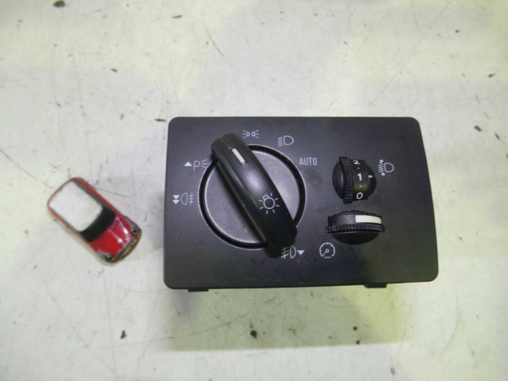 PEUGEOT Focus 2 generation (2004-2011) Headlight Switch Control Unit 4M5T13A024CA 19148718