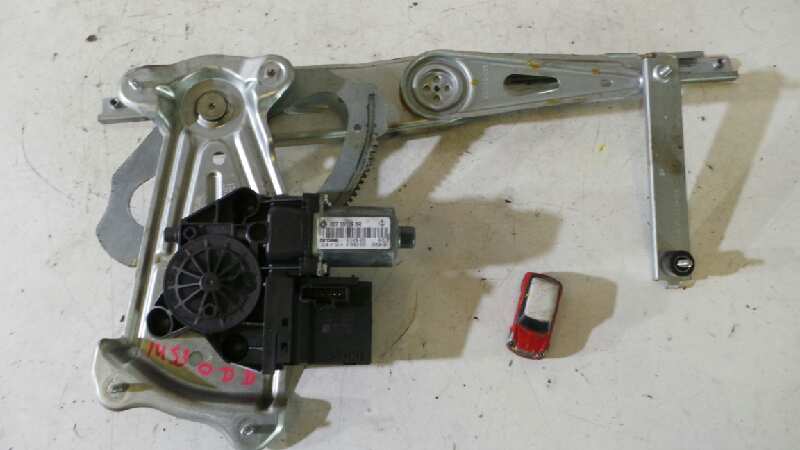 VAUXHALL Megane 3 generation (2008-2020) Front Right Door Window Regulator 807301396R, ELECTRICO 19136747