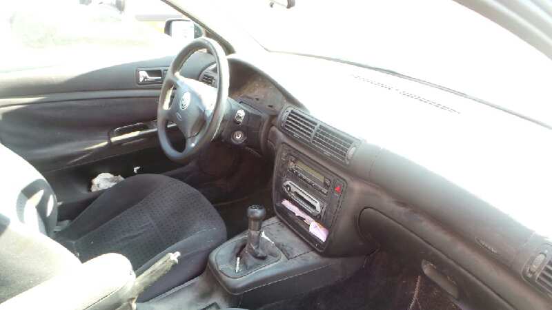 VOLKSWAGEN Passat B5 (1996-2005) Воздухомер воздушного фильтра 058133471, AFH6010B, HITACHI 19076456