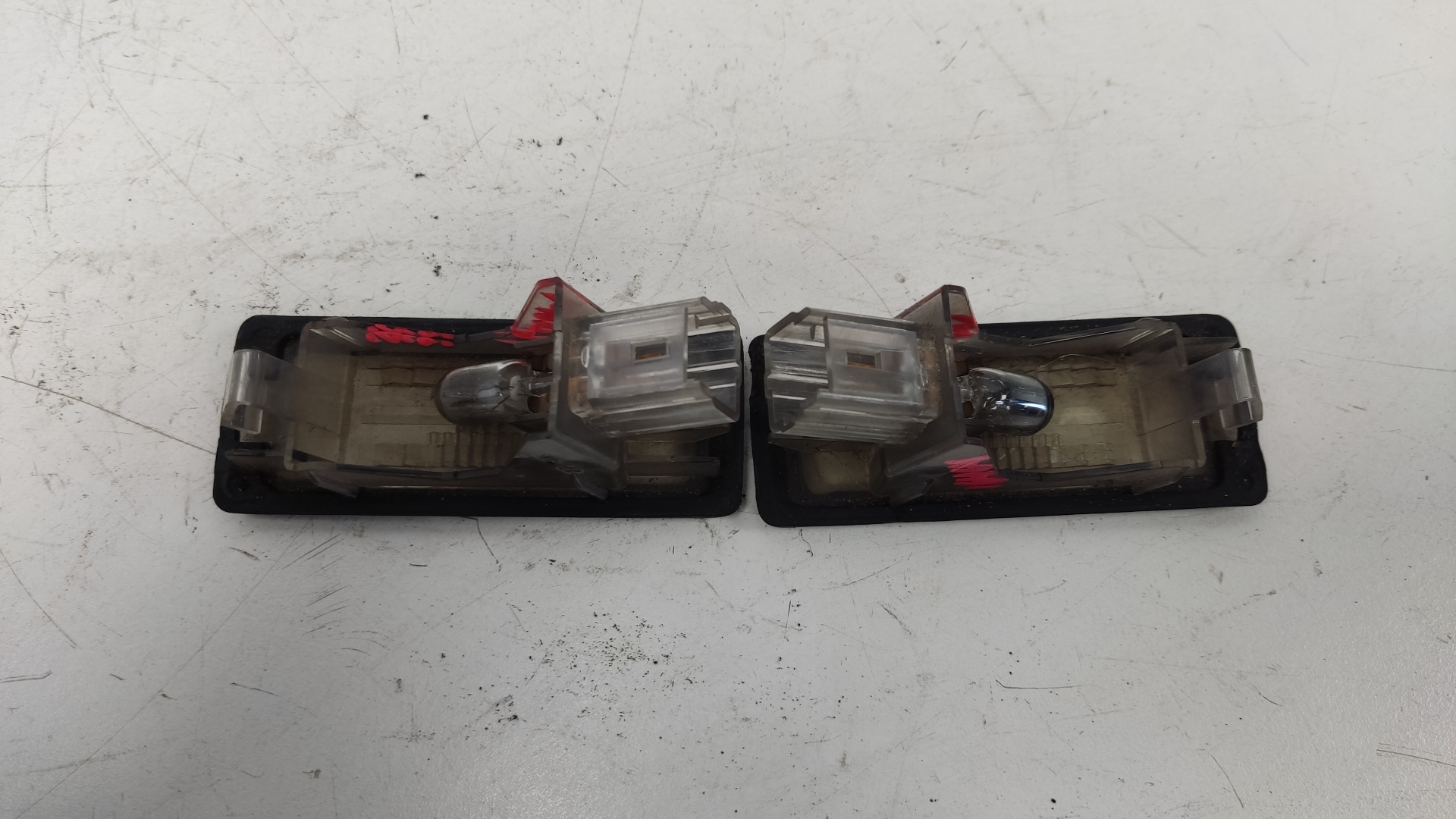 BMW Laguna 2 generation (2001-2007) License Plate Lights 8200013577 24582473