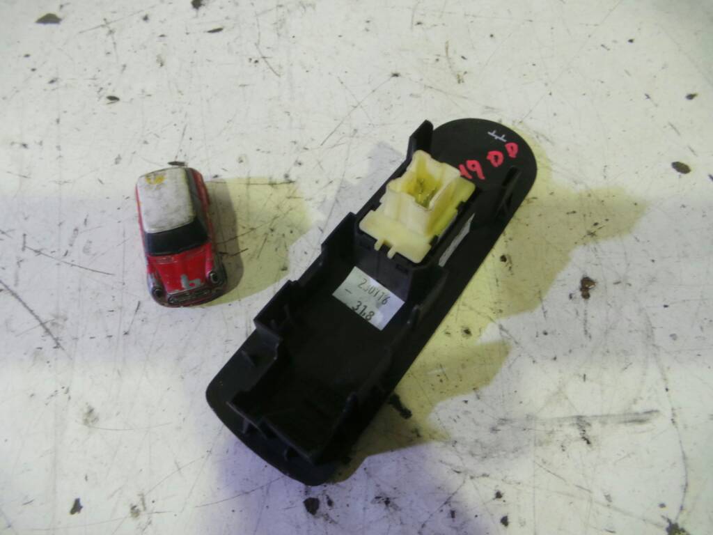 RENAULT Clio 4 generation (2012-2020) Front Right Door Window Switch 254218614R, 10023874A 19027282
