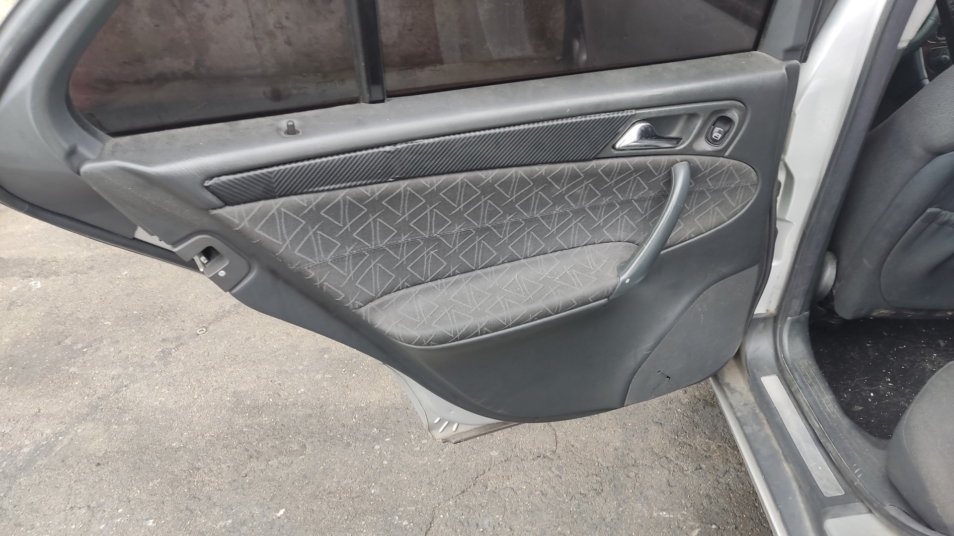 MERCEDES-BENZ C-Class W203/S203/CL203 (2000-2008) Other Interior Parts A3173010001 19198872