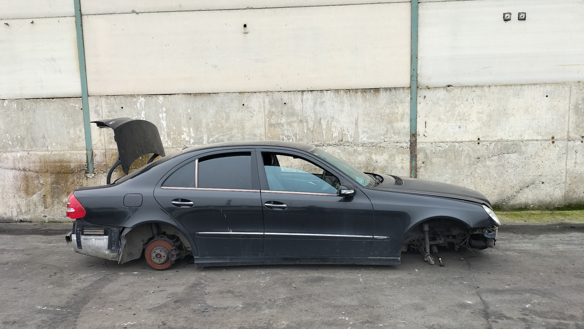 MERCEDES-BENZ E-Class W211/S211 (2002-2009) Крышка топливного бака A0005843117 24582587