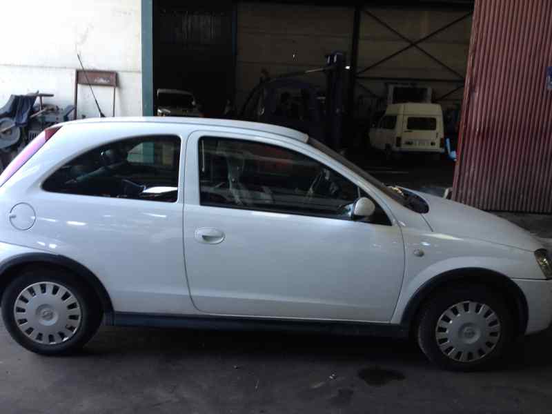 RENAULT Corsa C (2000-2006) Oikea takavalo 19039021