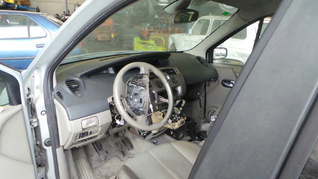 RENAULT Scenic 2 generation (2003-2010) Генератор 8200290215 19124270