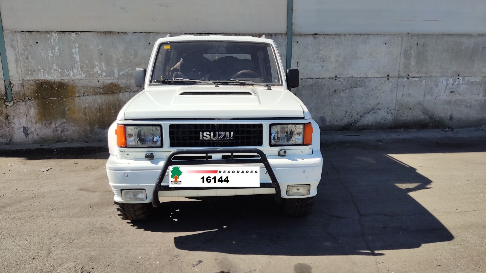 ISUZU Trooper Замок передней левой двери SINCIERRE 19221606