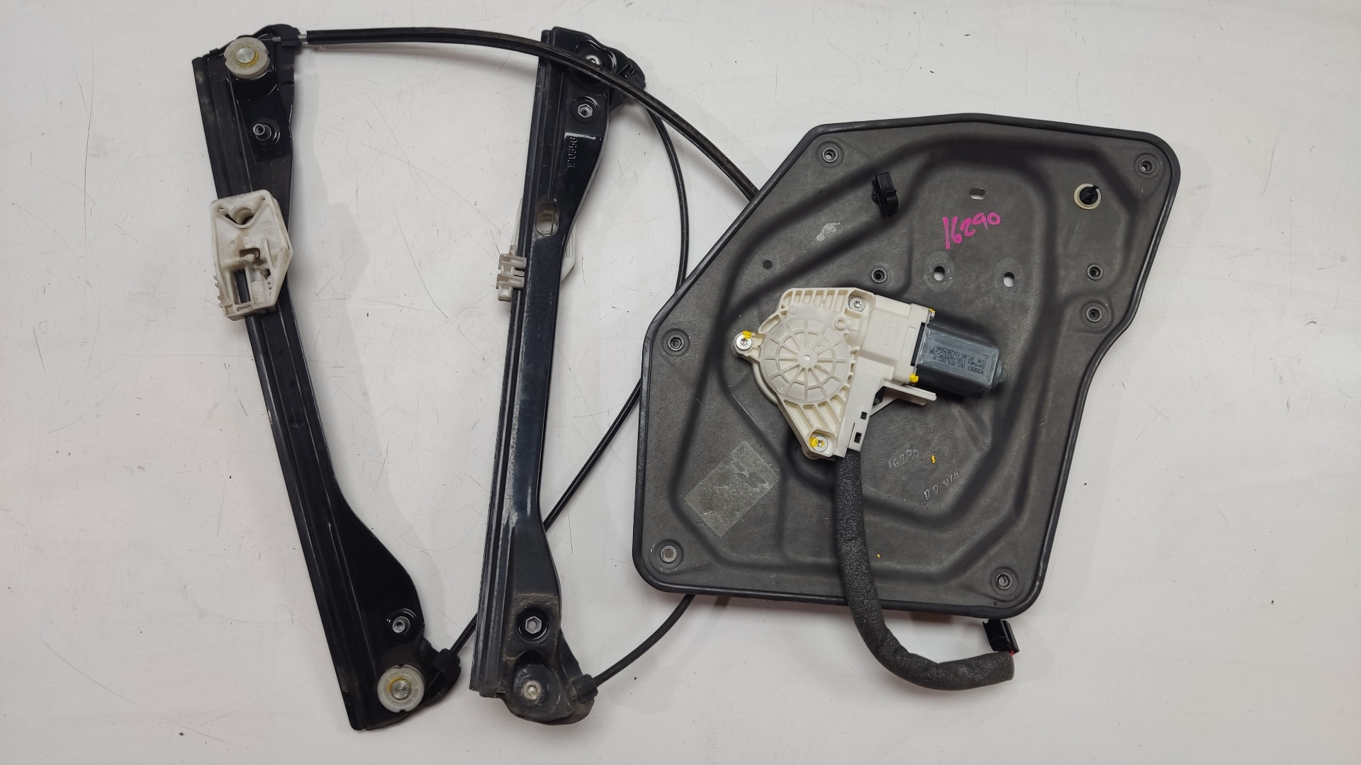 SKODA Superb 2 generation (2008-2015) Front Right Door Window Regulator 8K0959802A 24581175