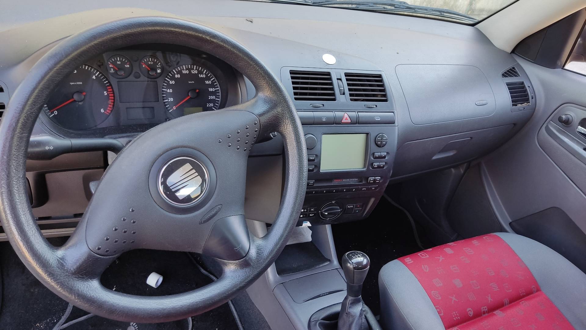 SEAT Cordoba 1 generation (1993-2003) Galinių dešinių durų spyna 6K4839016G 19182528