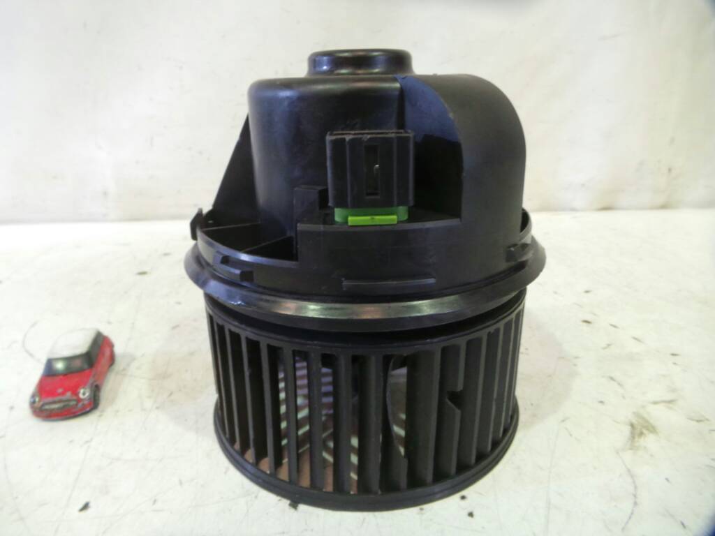 FORD Kuga 2 generation (2013-2020) Нагревательный вентиляторный моторчик салона 6G9T18456AA 19006088