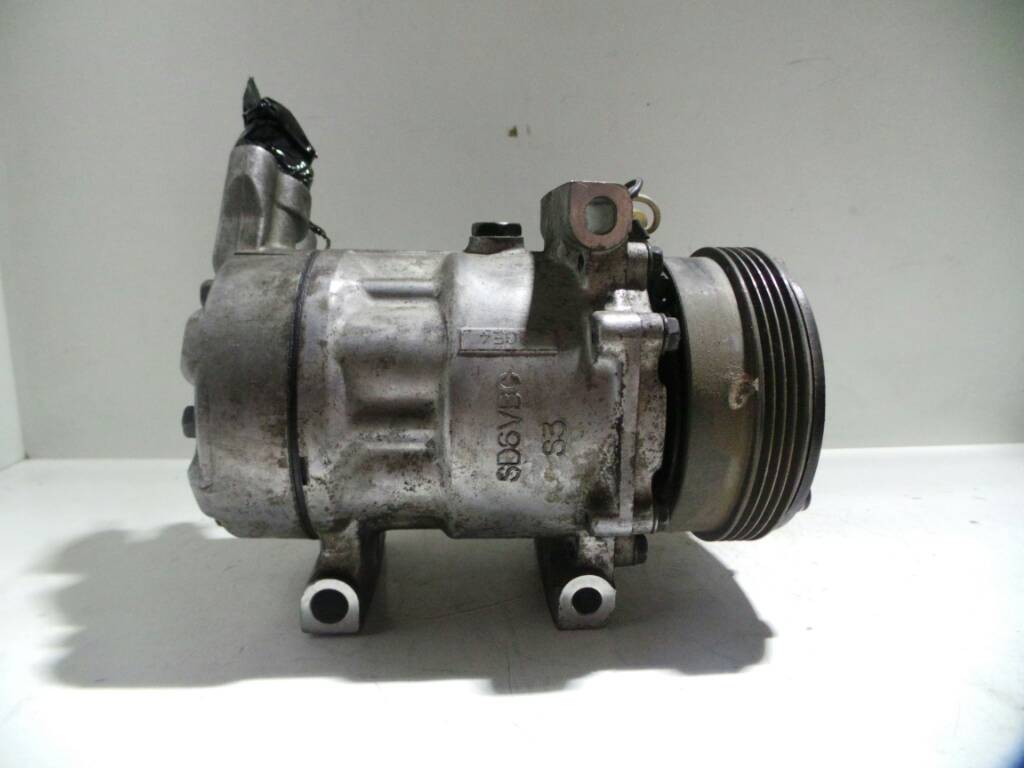 RENAULT Clio 1 generation (1990-1998) Pompă de aer conditionat 8200037058, 1427B, SANDENSD6V12 19155866