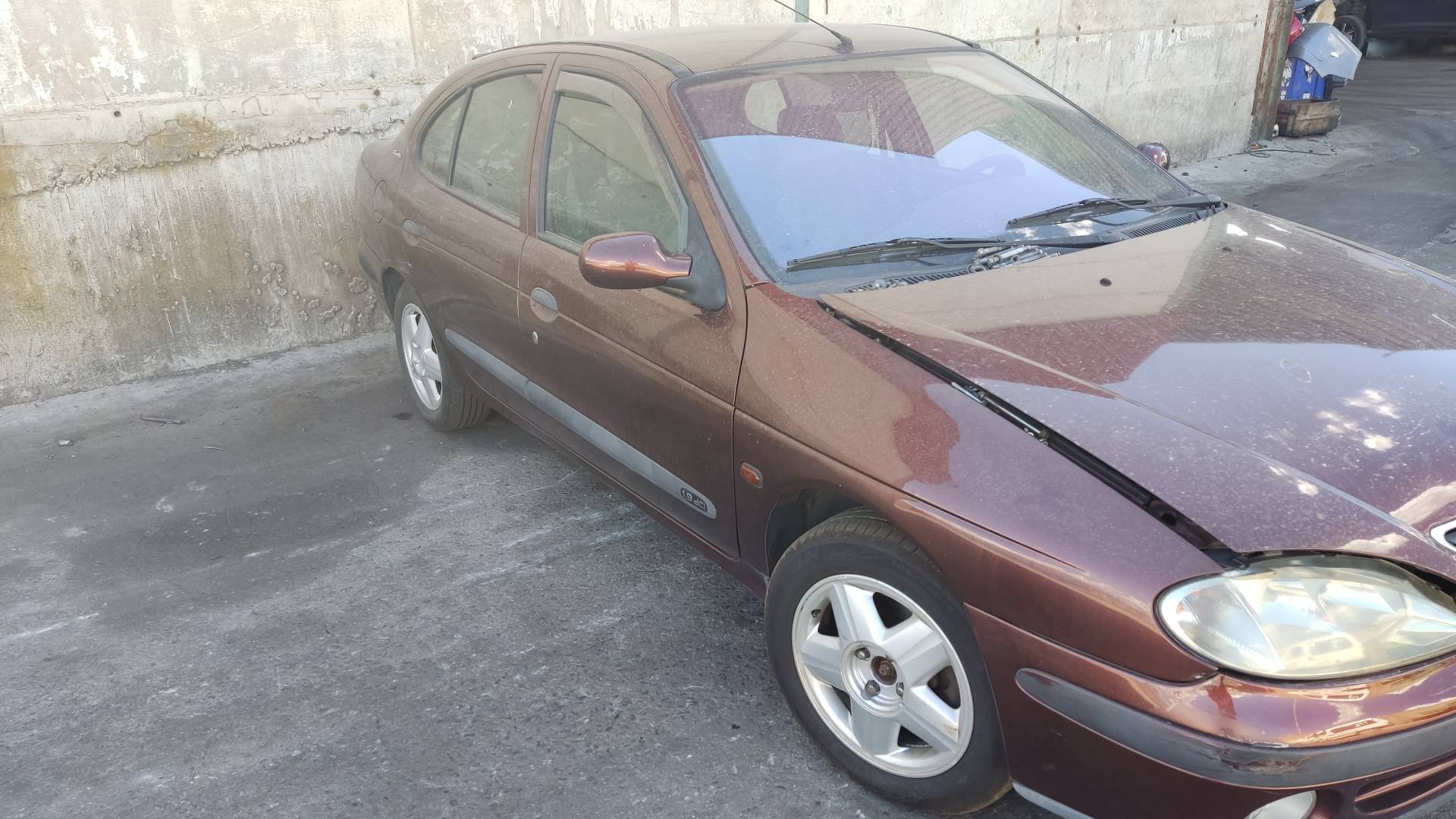 RENAULT Megane 2 generation (2002-2012) Преден ляв фар за мъгла 7700420126, 67736890, VALEO 19189625