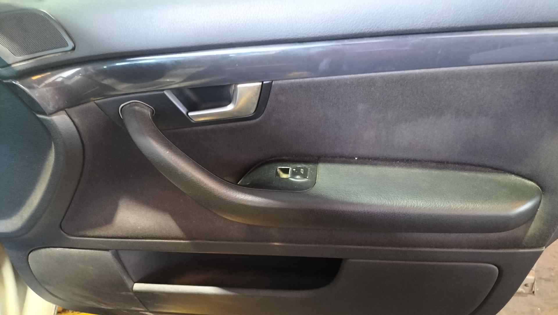 SUZUKI A4 B6/8E (2000-2005) Правий сонцезахисний козирок 8E0857852A,8E0857852A,8E0857552 24592114